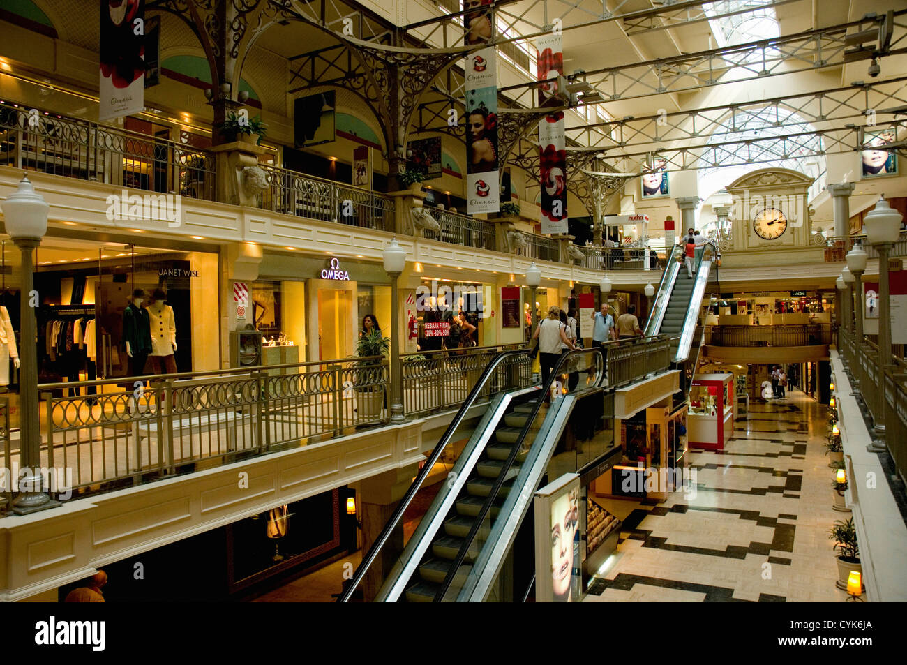 Argentina. Buenos Aires. Recoleta. Il Patio Bullrich esclusivo shopping mall. Foto Stock