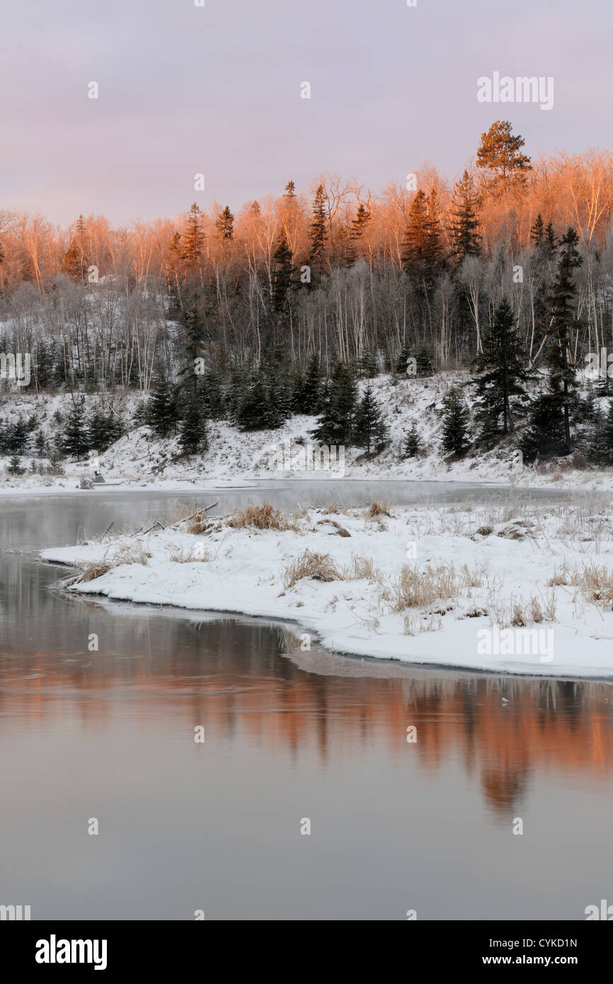 Junction Creek all'alba all'inizio dell'inverno, maggiore Sudbury, Ontario, Canada Foto Stock