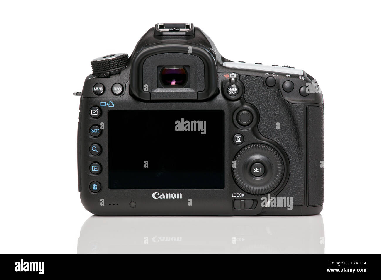 Canon 5D Mark III MK 3 su sfondo bianco con la riflessione fotografato in studio Foto Stock Canon 5D Mark III MK 3 su sfondo bianco con la riflessione fotografato in studio Foto Stock