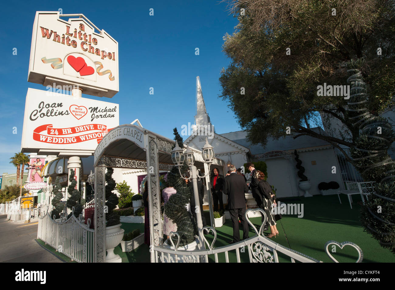 Un po' di cappella Bianca di Matrimonio in Cappella di Las Vegas, Nevada. Foto Stock
