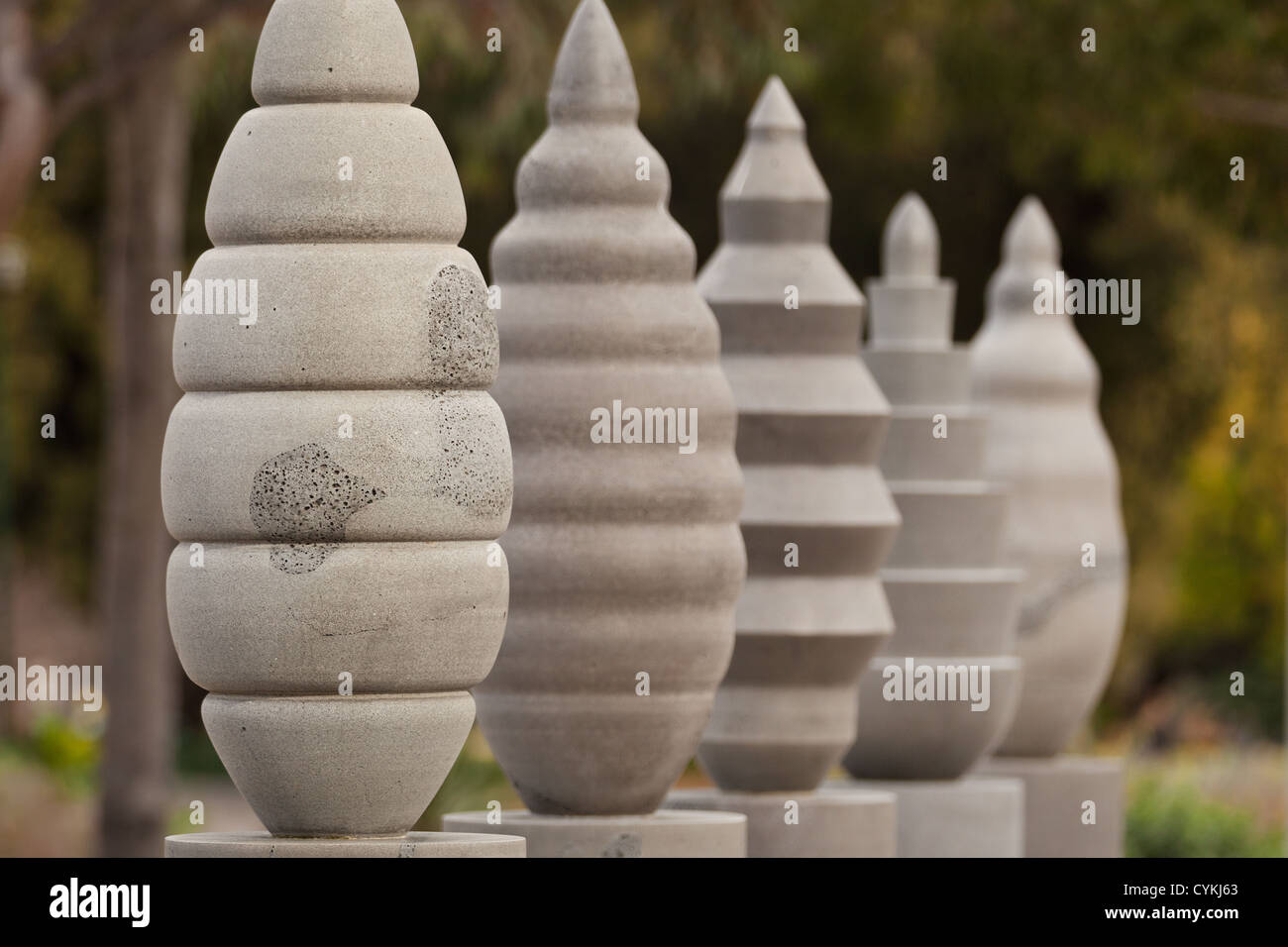 Museo di Melbourne Australia scultura dell'artista australiana Akio Makigawa in giardini Carlton Museo di Melbourne unità gardens Foto Stock