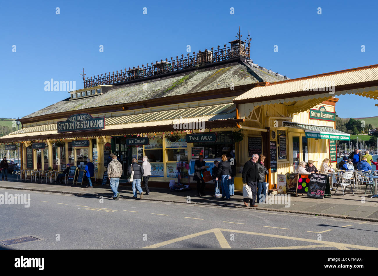 Il ristorante della stazione sul terrapieno a Dartmouth in South Devon Foto Stock