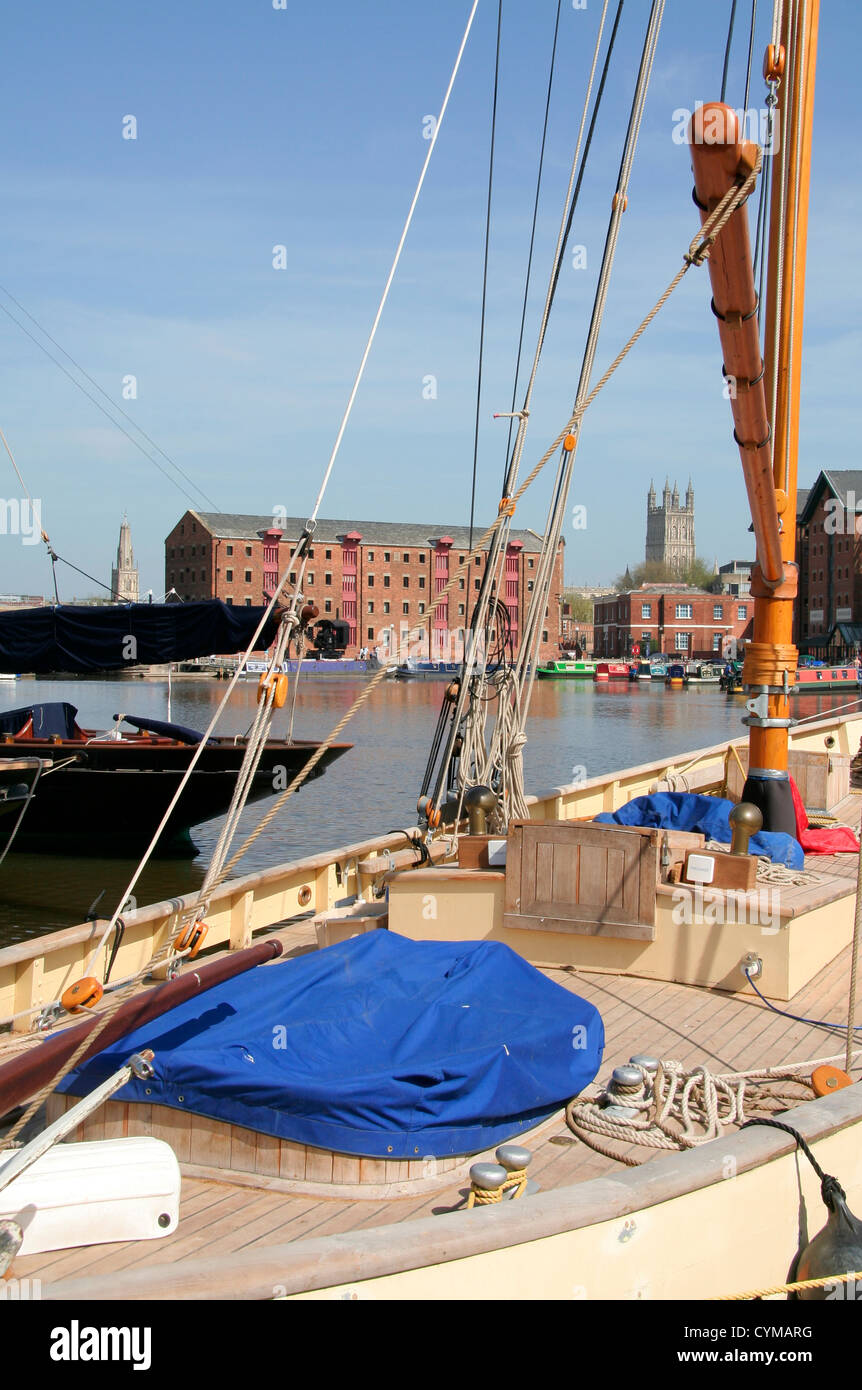 Cattedrale dal bacino del canale docks Donisthorpe England Regno Unito Foto Stock
