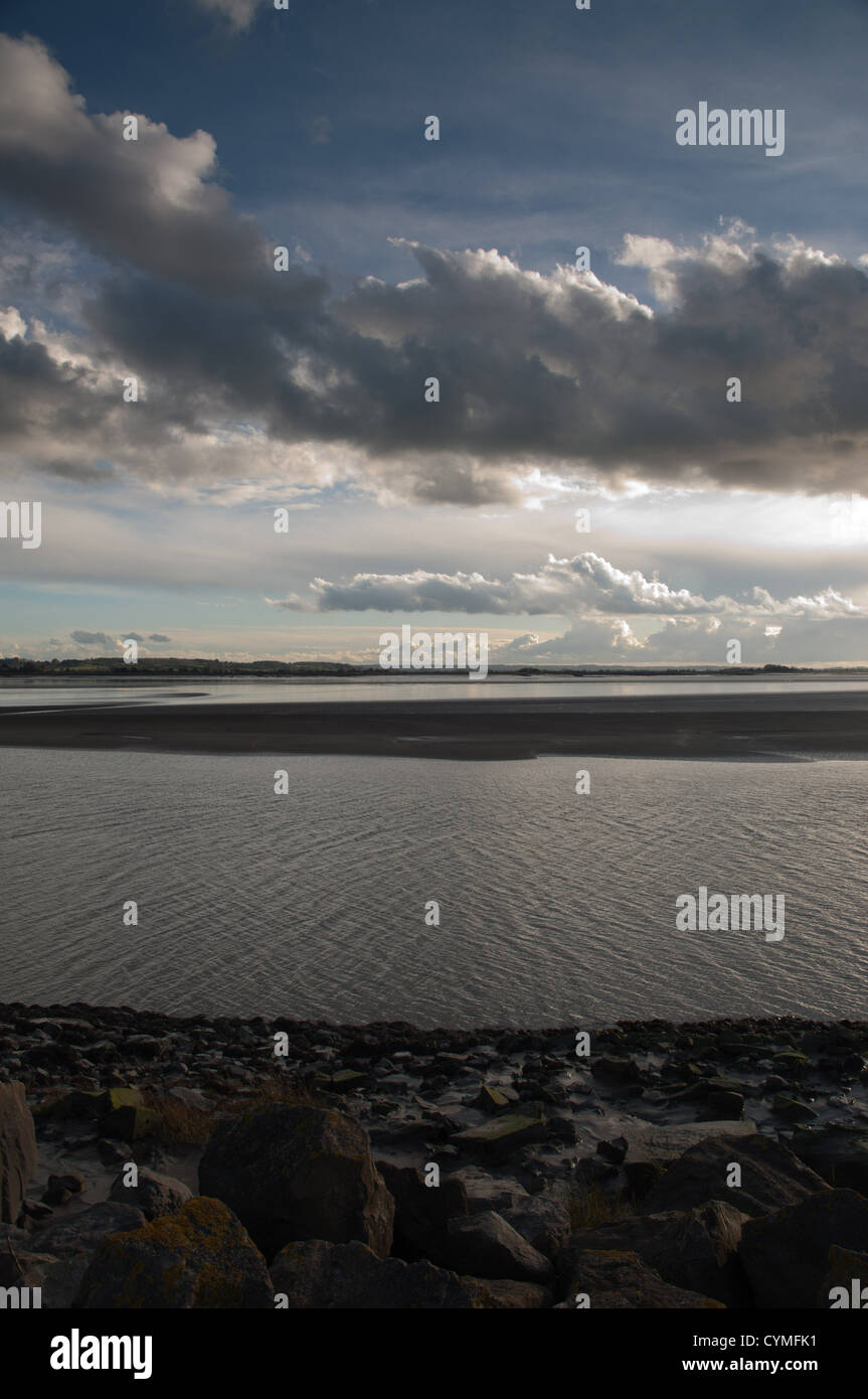 Cloudscape skyscape oltre il fiume Severn Foto Stock