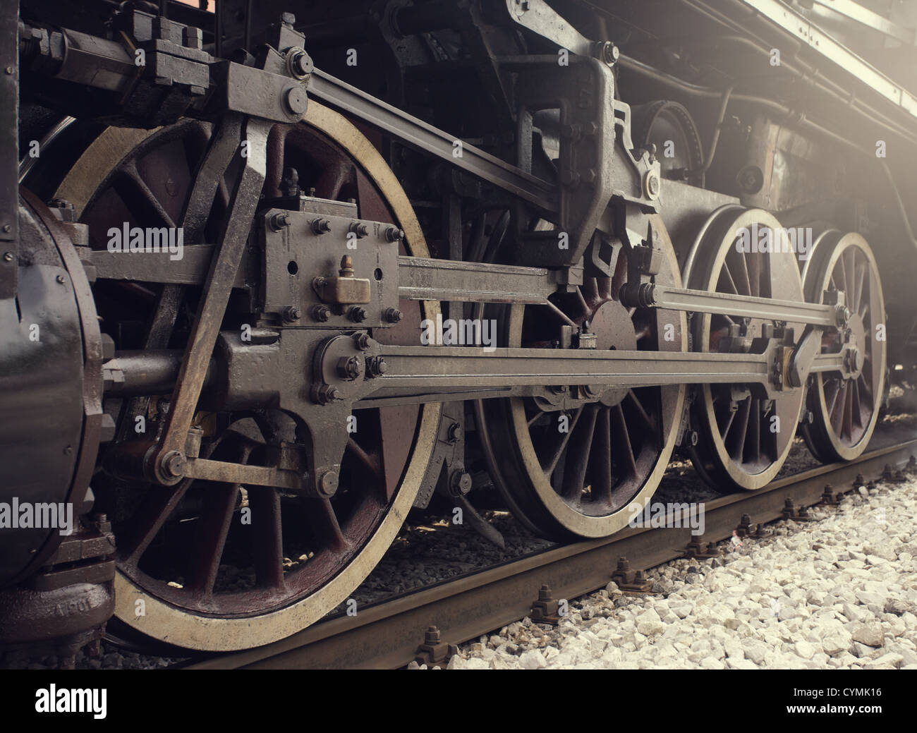 Vecchia locomotiva ruote vicino. Foto Stock