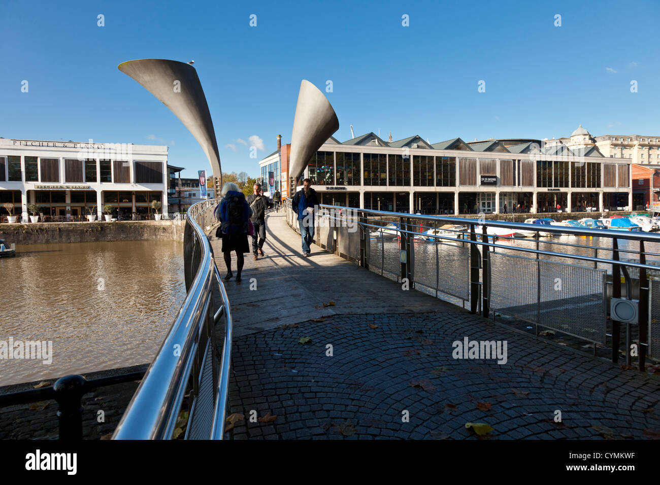 Peros passerella attraverso St Augustines raggiungere in Bristol's Floating Harbour Porto. Foto Stock