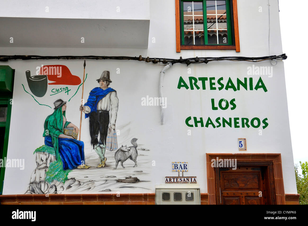 Un dipinto murale sulla parete esterna di un Cafe-Bar in Fasnia, Tenerife, Isole Canarie Foto Stock