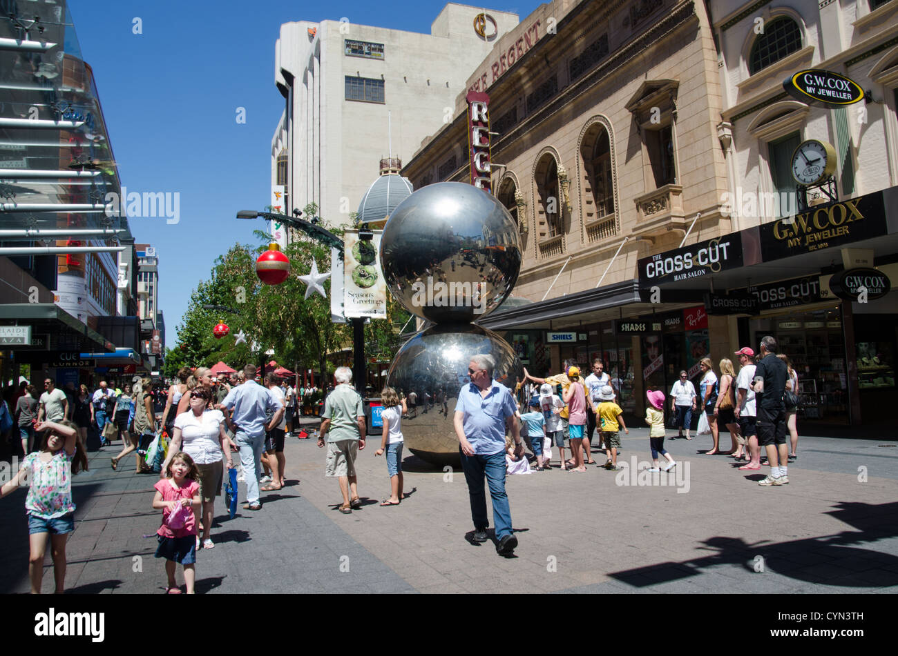 Rundle Mall, il principale quartiere dello shopping nel CBD di Adelaide Foto Stock