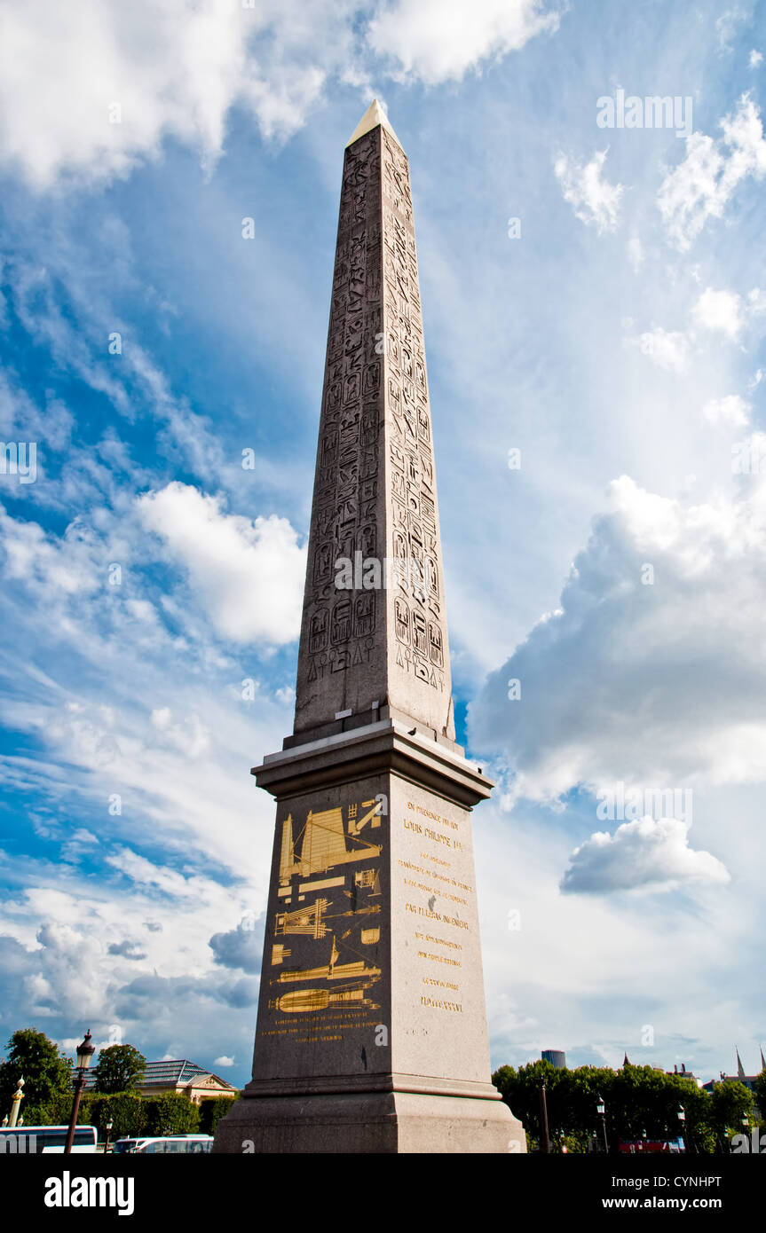 Monumento obelisco a Place de la Concorde a Parigi, Francia Foto Stock