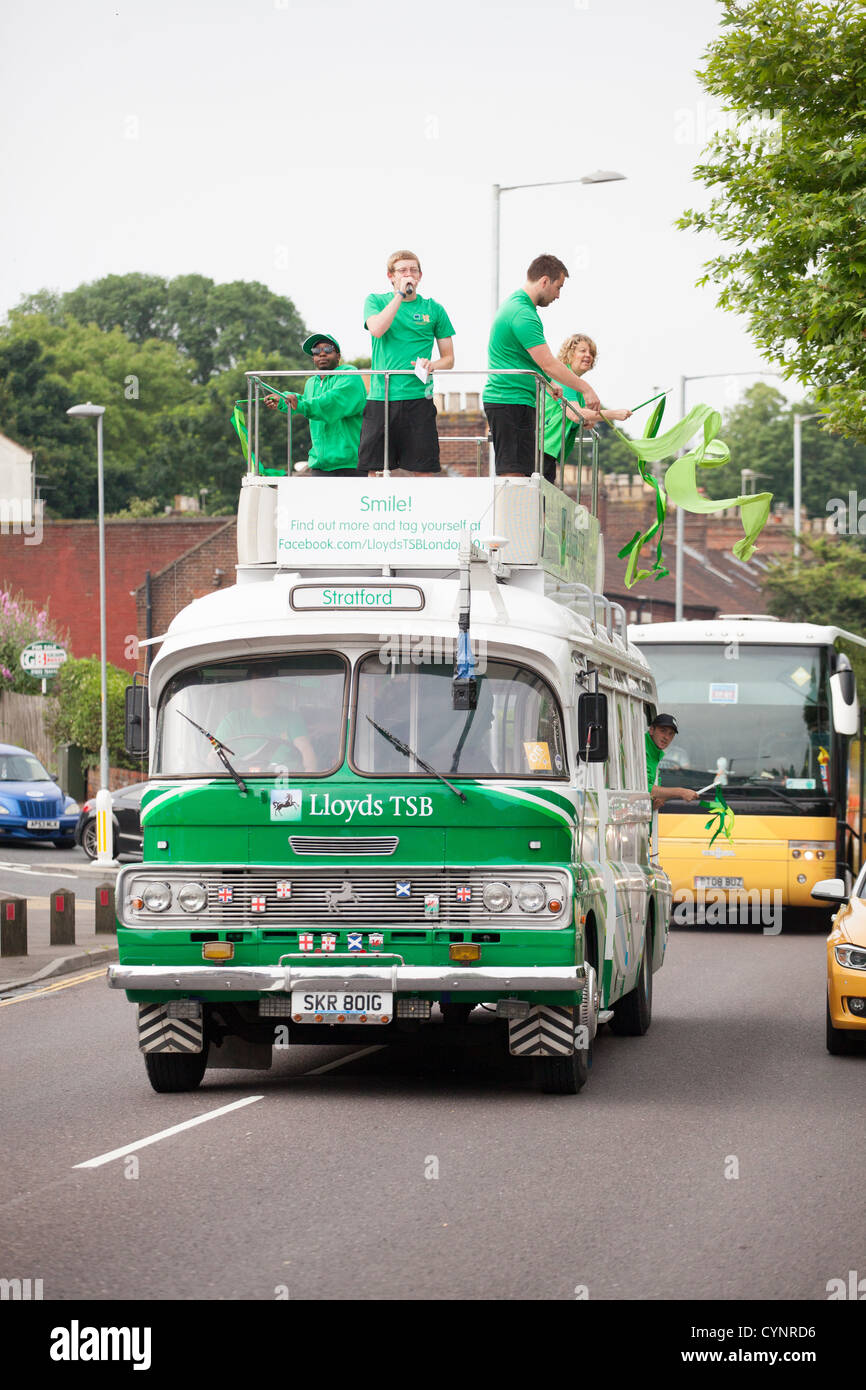 La Lloyds TSB Bus promozionale - parte della Torcia Olimpica che è andato in tutto il Regno Unito nel 2012 Foto Stock