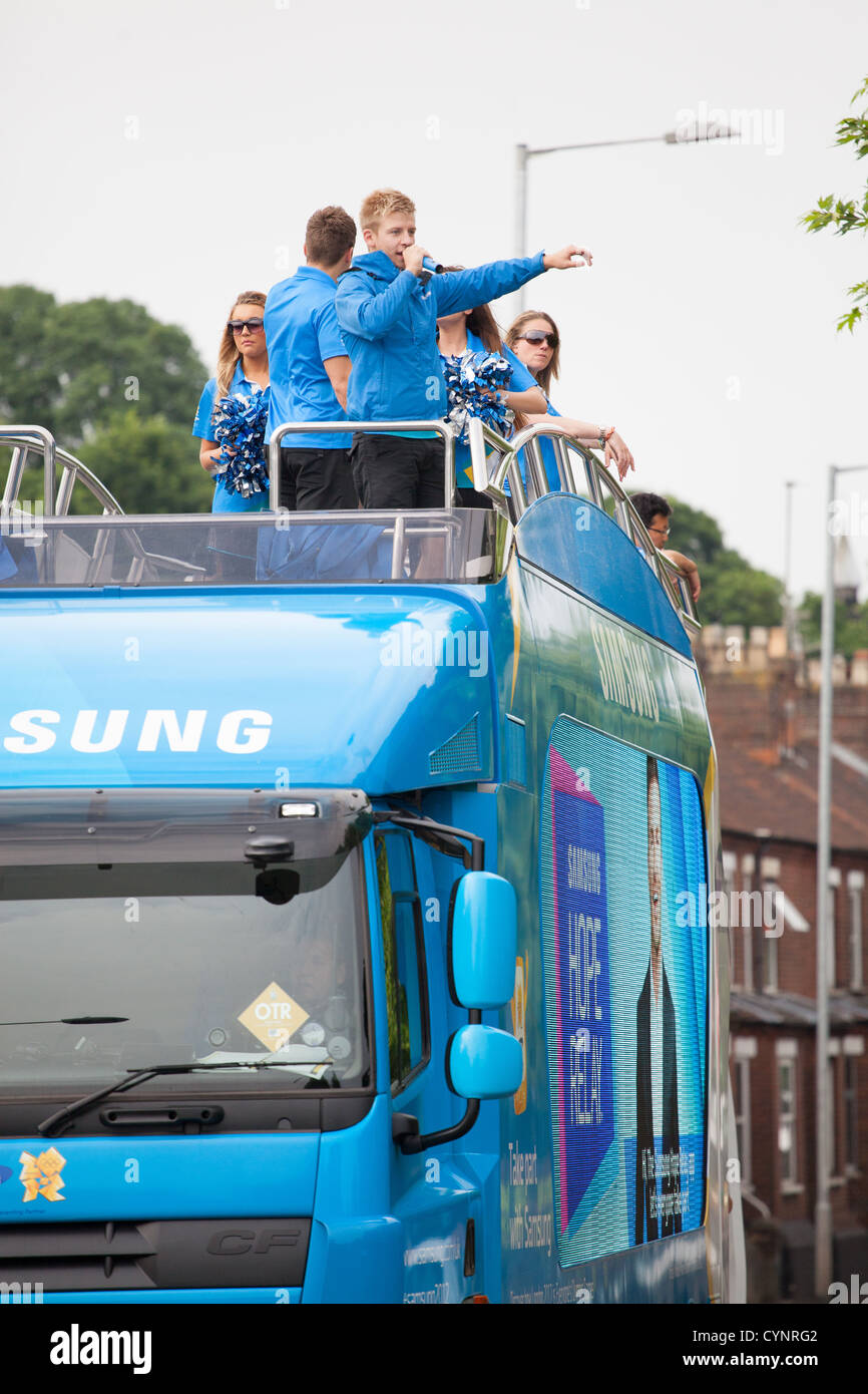 La Samsung Bus promozionale - parte della Torcia Olimpica parade che è andato in tutto il Regno Unito nel 2012 Foto Stock