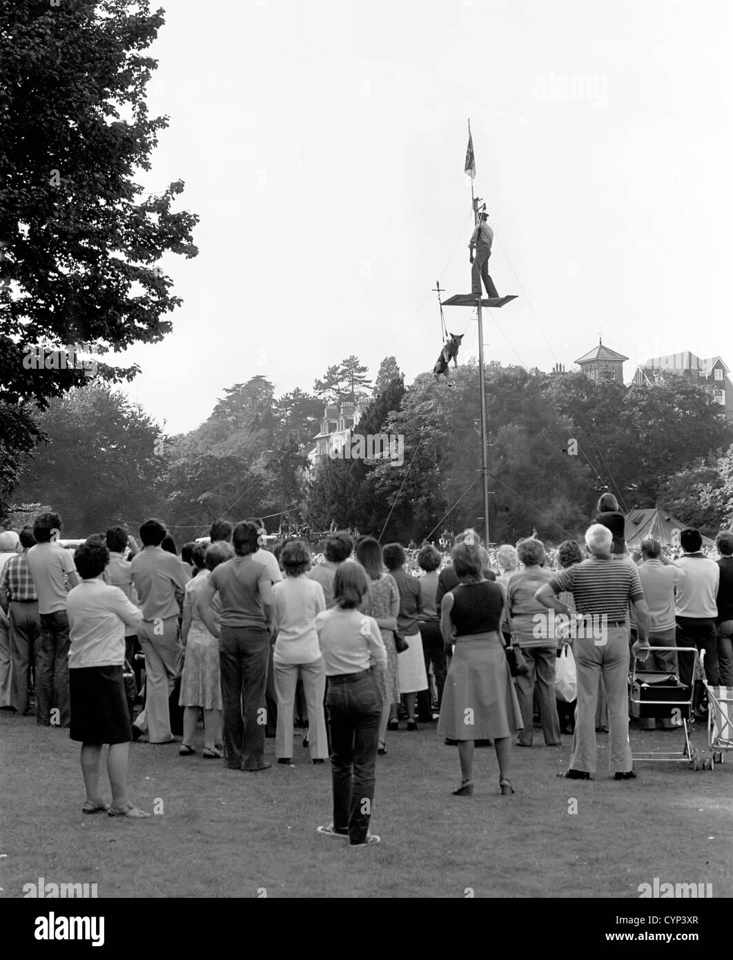 Dog-su-a-filo in città e Paese show tenutosi in Alexandra park Hastings nel 1980. Foto Stock