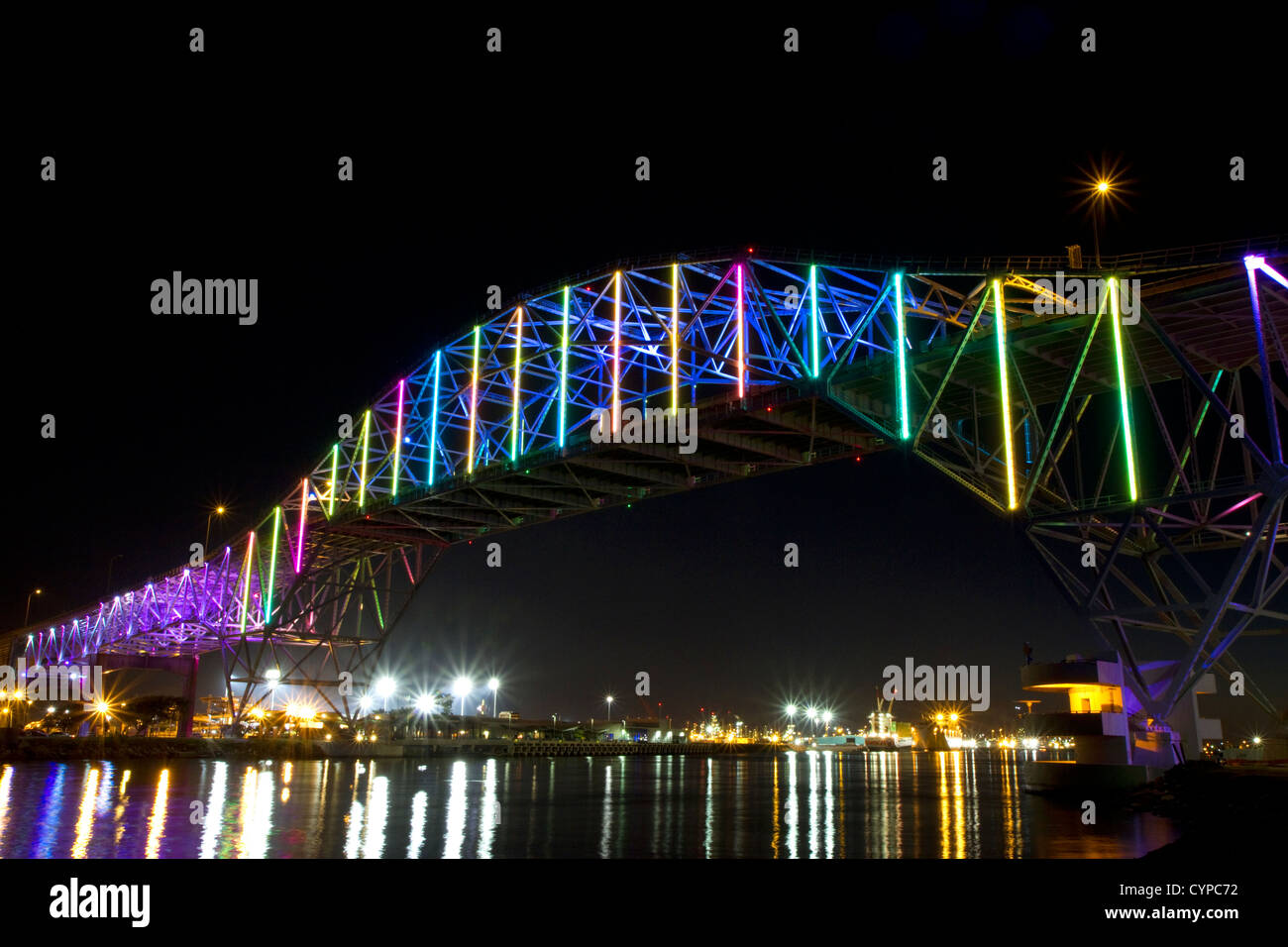 Le luci a LED sul Corpus Christi Harbour Bridge si trova nel Corpus Christi, Texas, Stati Uniti d'America. Foto Stock