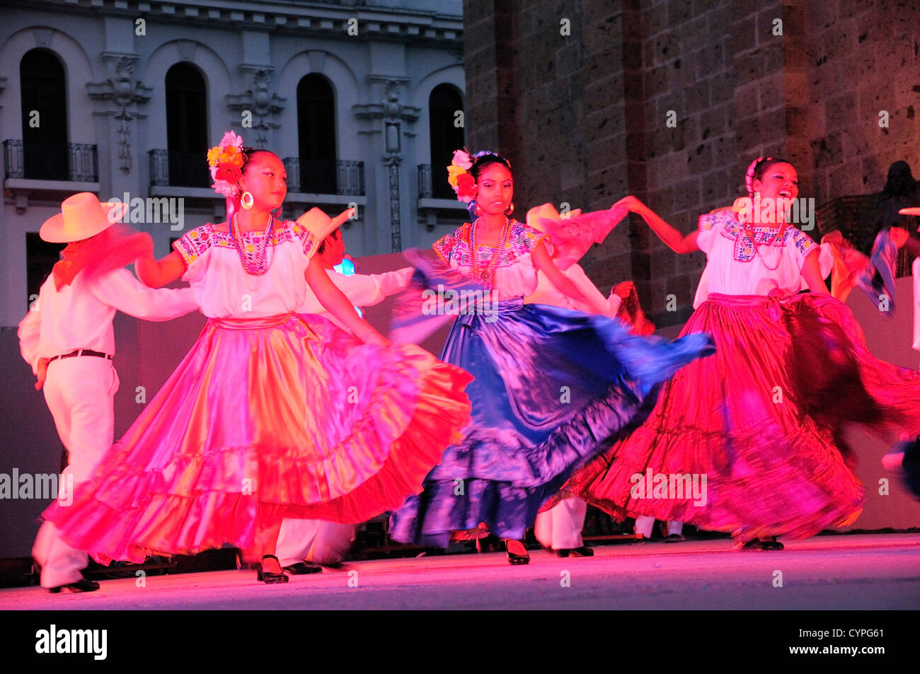 Plaza Tapatia ballerini folk da Oaxaca membro eseguire a carnevale atto classico americano classico culture culturale di destinazione Foto Stock