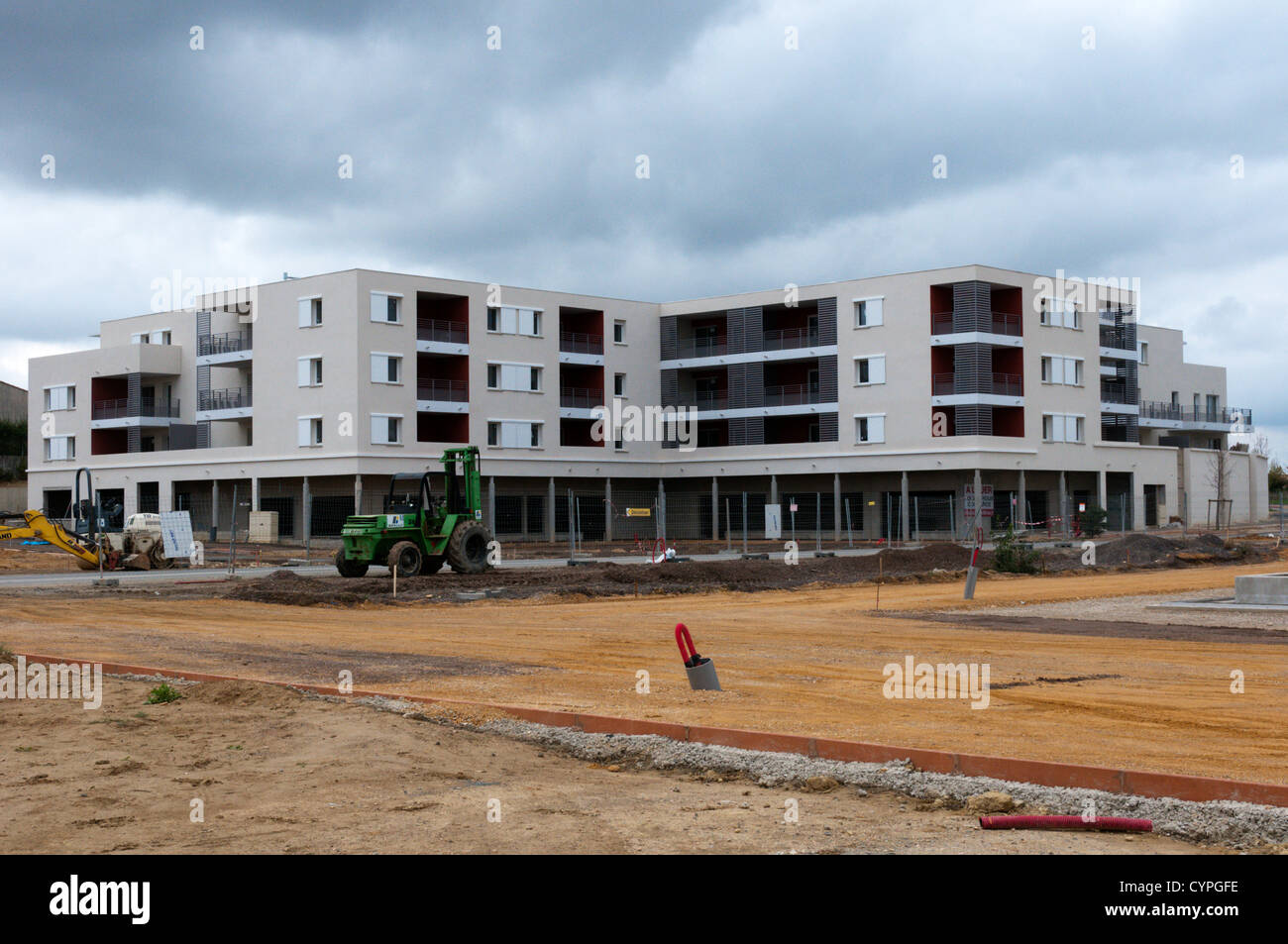 La costruzione di una parte di La Courondelle, un alloggiamento nuovo sviluppo sulla periferia di Beziers nel sud della Francia. Foto Stock