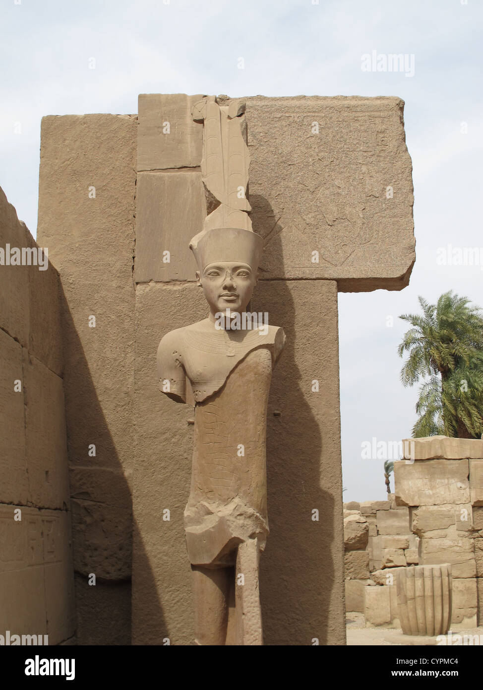 Le colonne e i geroglifici del tempio di Karnak in Egitto, archeologia, Ramses Foto Stock