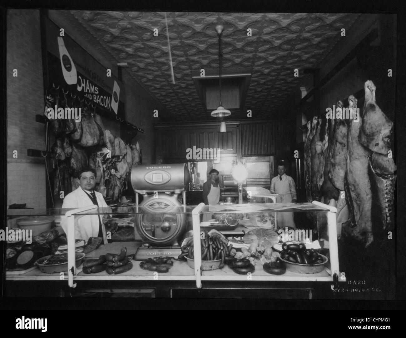 Macellerie nel mercato di carne, 1920 Foto Stock