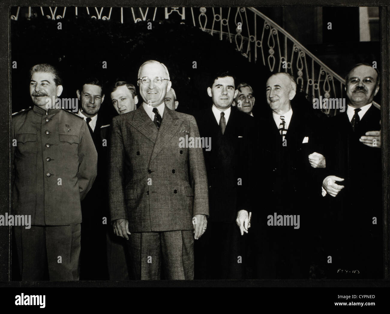Stati Uniti Il presidente Harry Truman e il leader sovietico Joseph Stalin frequentando Conferenza di Potsdam, Germania, luglio 18, 1945 Foto Stock