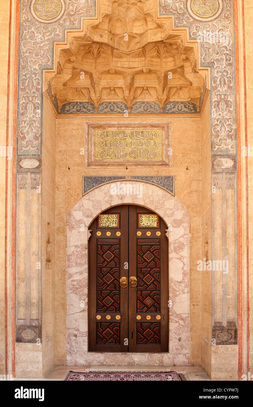 La porta di Gazi Husrev moschea a Sarajevo in Bosnia Erzegovina. Foto Stock