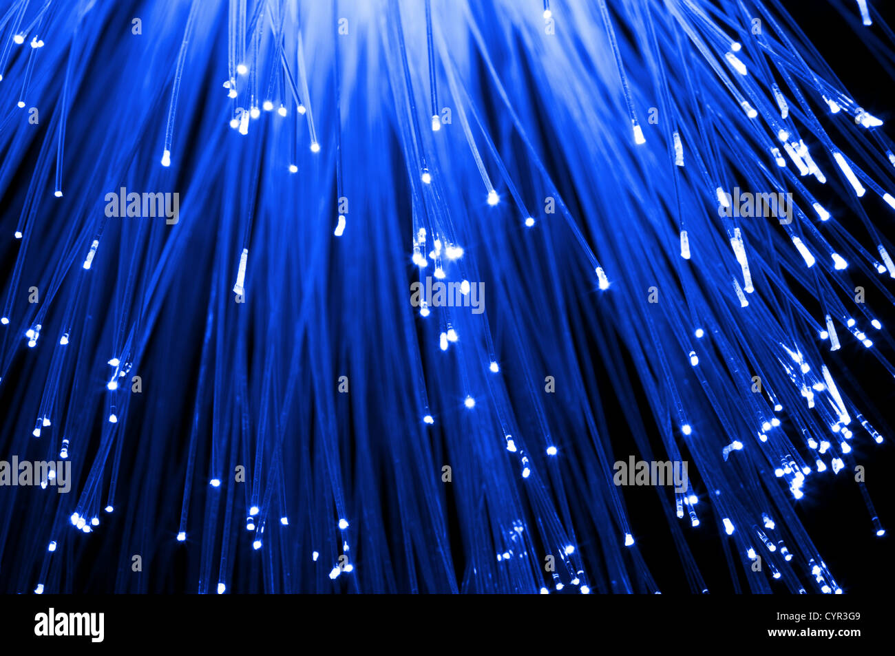 La moderna tecnologia dell informazione concetto con fibre ottiche Foto Stock