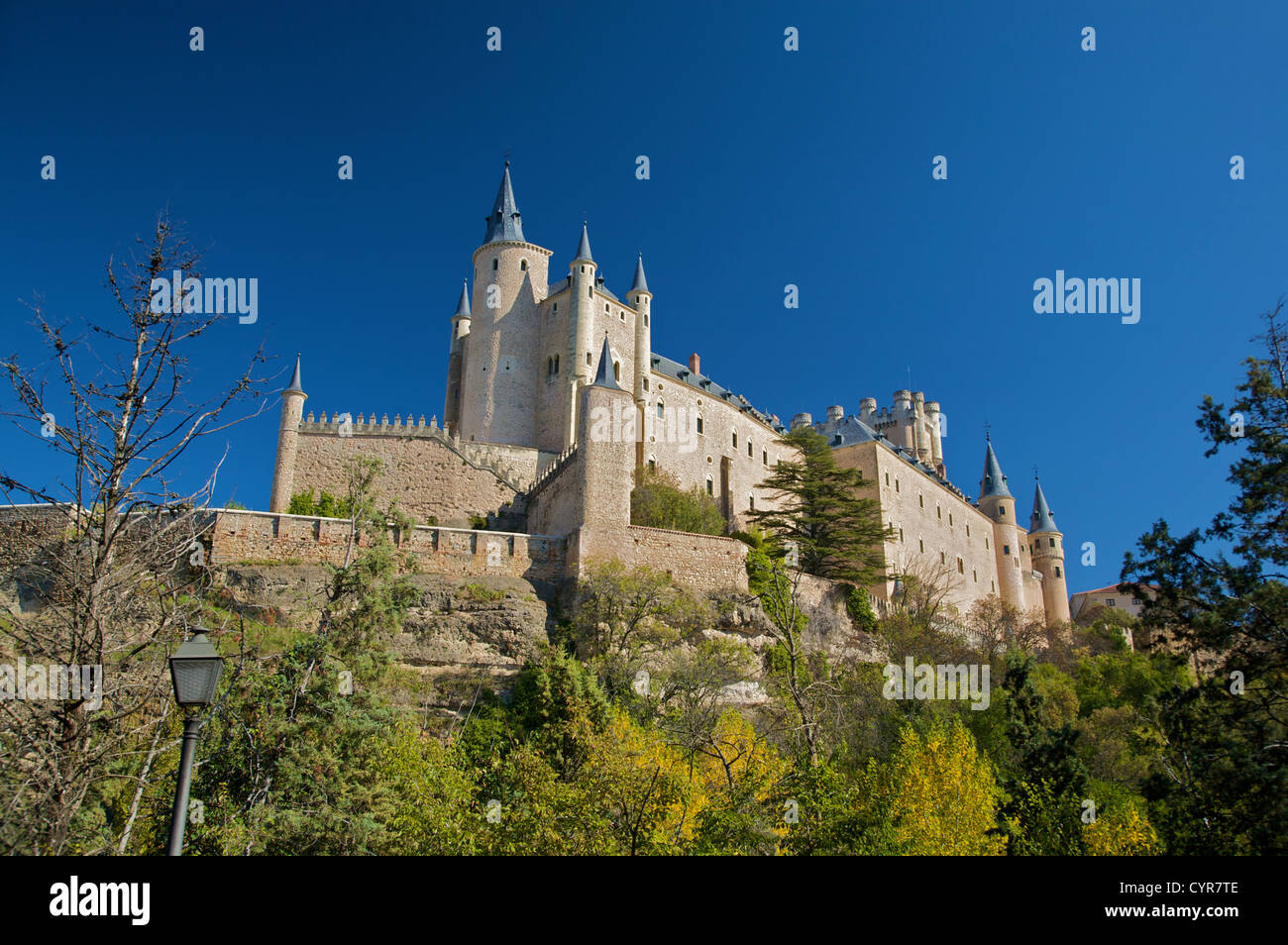 Grande castello alla città di Segovia Spagna Foto Stock