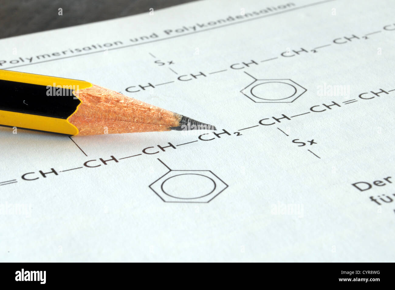 Chimica chimica o di istruzione con penna formula prenota e carta Foto Stock