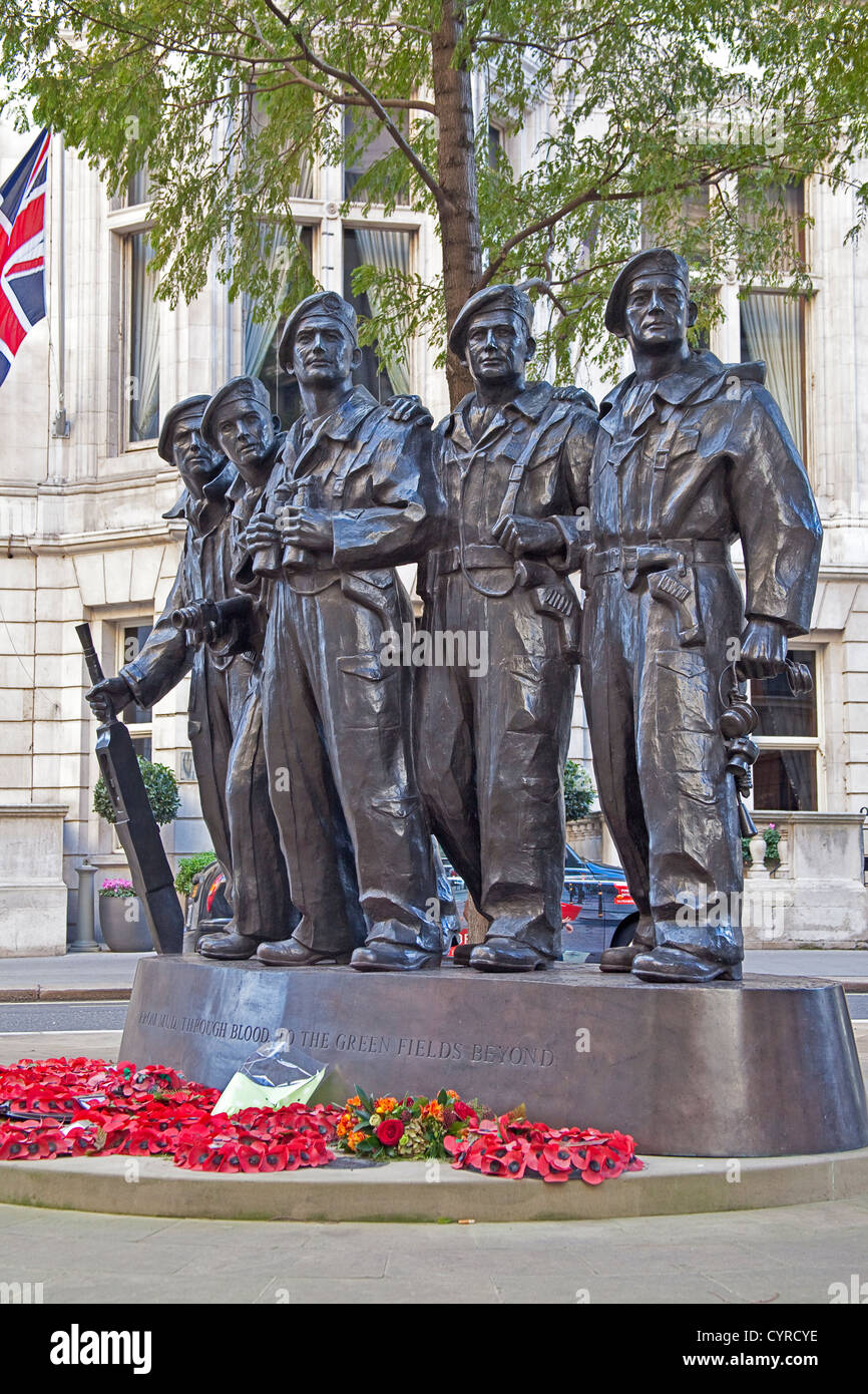 Londra, Whitehall Place serbatoio reggimento memorial Foto Stock