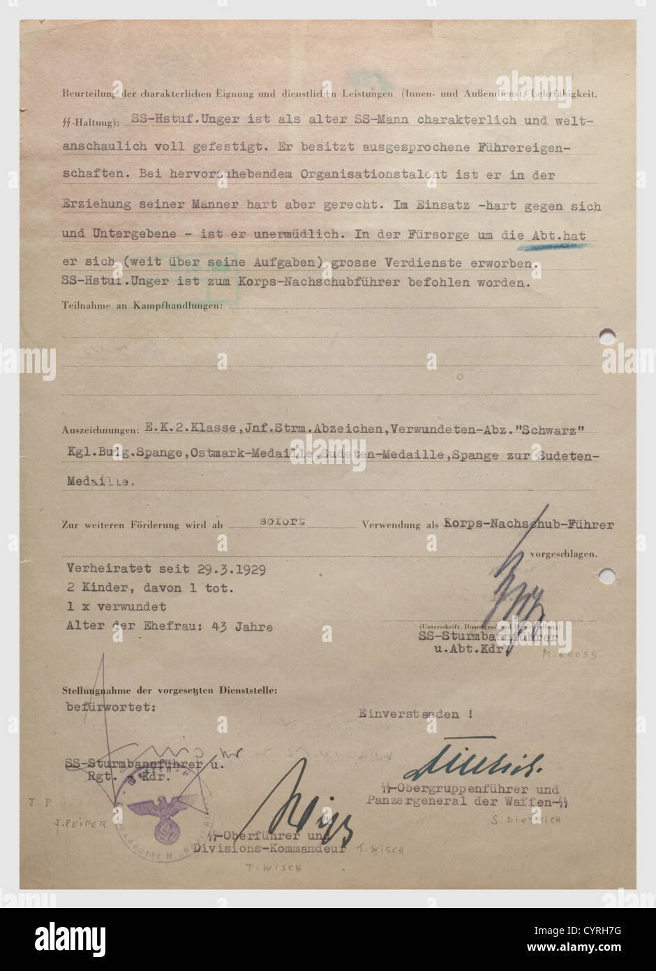 Joachim Peiper,Theodor Wisch,e Seppa Dietrich,una raccomandazione per la promozione di Konrad Unger 1943 modulo prestampato con le voci tipizzate,datato 'Leibstandarte SS Adolf Hitler,II/SS-Panz.-Rgt.1,Abt.GEF.St,den 25.November 1943'.Raccomandazione per la promozione a Sturmbannführer con assegnazione immediata di un comandante come scorta di Unross come comandante esperto di Unger E l'ideologia ...ha forti capacità di leadership ...in azione implacabile contro di sé e subordinati ... guadagnato grea, diritti aggiuntivi-clearences-non disponibile Foto Stock