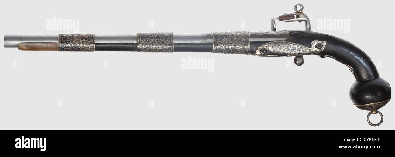 Una pistola caucasica miquelet-lock, metà del 19 ° secolo liscio foro, tagliato alla Breech, in calibro 14 mm. Serratura a Miquelet con marchio del produttore e inserti in argento leggermente usurati per lucidatura. Stock di legno rivestito di pelle e con ricchi mobili in argento nichelato, la fine del stock fatto di corno. Lunghezza 46 cm, storico, ottomano secolo, Impero, pistola, portatile, arma da fuoco, arma da fuoco, pistola, armi da fuoco, armi da fuoco, armi, armi, armi, armi, pistole, oggetto, oggetti, fermi, clipping, ritaglio, ritaglio, ritaglio, ritaglio, diritti aggiuntivi-non disponibili Foto Stock Una pistola caucasica miquelet-lock, metà del 19 ° secolo liscio foro, tagliato alla Breech, in calibro 14 mm. Serratura a Miquelet con marchio del produttore e inserti in argento leggermente usurati per lucidatura. Stock di legno rivestito di pelle e con ricchi mobili in argento nichelato, la fine del stock fatto di corno. Lunghezza 46 cm, storico, ottomano secolo, Impero, pistola, portatile, arma da fuoco, arma da fuoco, pistola, armi da fuoco, armi da fuoco, armi, armi, armi, armi, pistole, oggetto, oggetti, fermi, clipping, ritaglio, ritaglio, ritaglio, ritaglio, diritti aggiuntivi-non disponibili Foto Stock