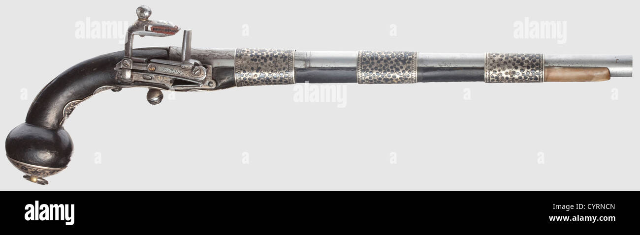Una pistola caucasica miquelet-lock, metà del 19 ° secolo liscio foro, tagliato alla Breech, in calibro 14 mm. Serratura a Miquelet con marchio del produttore e inserti in argento leggermente usurati per lucidatura. Stock di legno rivestito di pelle e con ricchi mobili in argento nichelato, la fine del stock fatto di corno. Lunghezza 46 cm, storico, ottomano secolo, Impero, pistola, portatile, arma da fuoco, arma da fuoco, pistola, armi da fuoco, armi da fuoco, armi, armi, armi, armi, pistole, oggetto, oggetti, fermi, clipping, ritaglio, ritaglio, ritaglio, ritaglio, diritti aggiuntivi-non disponibili Foto Stock Una pistola caucasica miquelet-lock, metà del 19 ° secolo liscio foro, tagliato alla Breech, in calibro 14 mm. Serratura a Miquelet con marchio del produttore e inserti in argento leggermente usurati per lucidatura. Stock di legno rivestito di pelle e con ricchi mobili in argento nichelato, la fine del stock fatto di corno. Lunghezza 46 cm, storico, ottomano secolo, Impero, pistola, portatile, arma da fuoco, arma da fuoco, pistola, armi da fuoco, armi da fuoco, armi, armi, armi, armi, pistole, oggetto, oggetti, fermi, clipping, ritaglio, ritaglio, ritaglio, ritaglio, diritti aggiuntivi-non disponibili Foto Stock