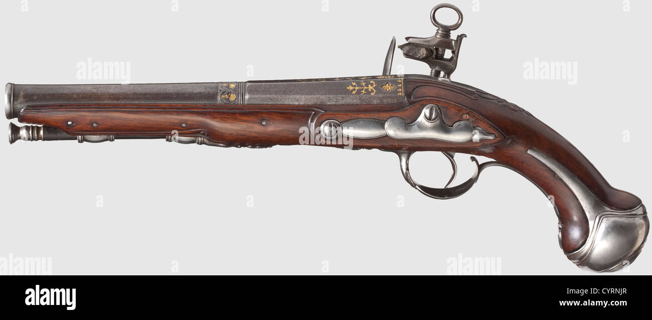 Una pistola miquelet-lock, Juan Andrès Gabiola, Eibar circa 1800. Cilindro a due stadi, ottagonale poi rotondo dopo una cintura tagliata con museruola di cannone e foro liscio in calibro 16 mm. Marchio del produttore con fodera in oro 'Bustindui' all'interno della birratura tra segni floreali e intarsi. Blocco a miquelet con taglio sparso,sulla piastra di bloccaggio anche il marchio del produttore con fodera oro 'Gabiola'. Noce scolpito con mobili in ferro, la protezione grilletto anche con marchio del produttore. Bastone di legno con punta di ferro. Lunghezza 38 cm. Cfr Heer,Der Neue Stöckel,vol. 1,p. 167 e 415,storico,storico,19,diritti-aggiuntivi-clearences-non disponibile Foto Stock