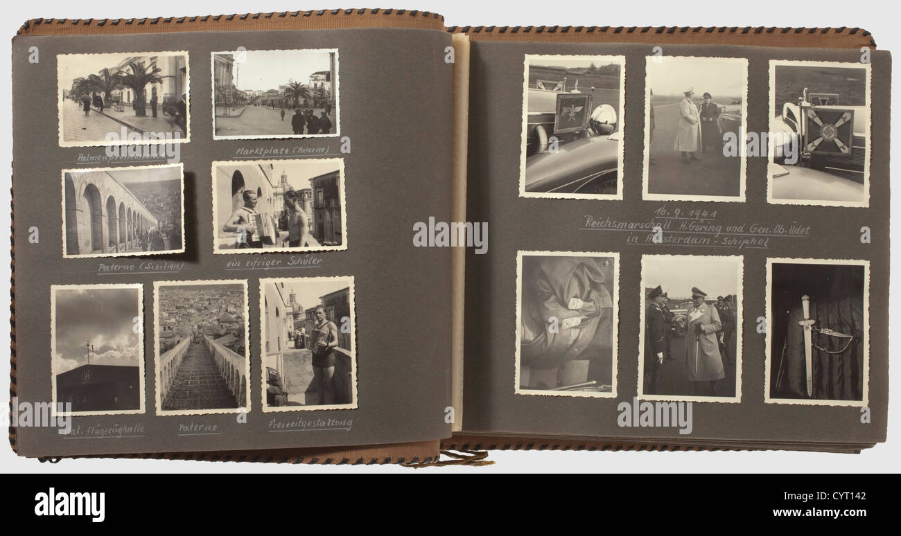 Quattro album fotografici di Unteroffizier Johann Grünsteudel, membro della Battle Wing 4 'General Wever' e la 7./Battle Wing 30 materiale fotografico molto completo e molto interessante dalle missioni dell'operatore radio su molte linee di fronte della Luftwaffe tedesca nel 2 ° mondo storico, storico, persone, anni 30, 1930, 20 ° secolo, Air Force, ramo di servizio, filiali Servizio,Servizio armato,servizi armati,militare,militare,forze aeree,oggetto,oggetti,fermi,clipping,ritaglio,ritaglio,ritaglio,ritaglio,ritaglio,fotografia,fotografie,alb,diritti aggiuntivi-clearences-non disponibile Foto Stock