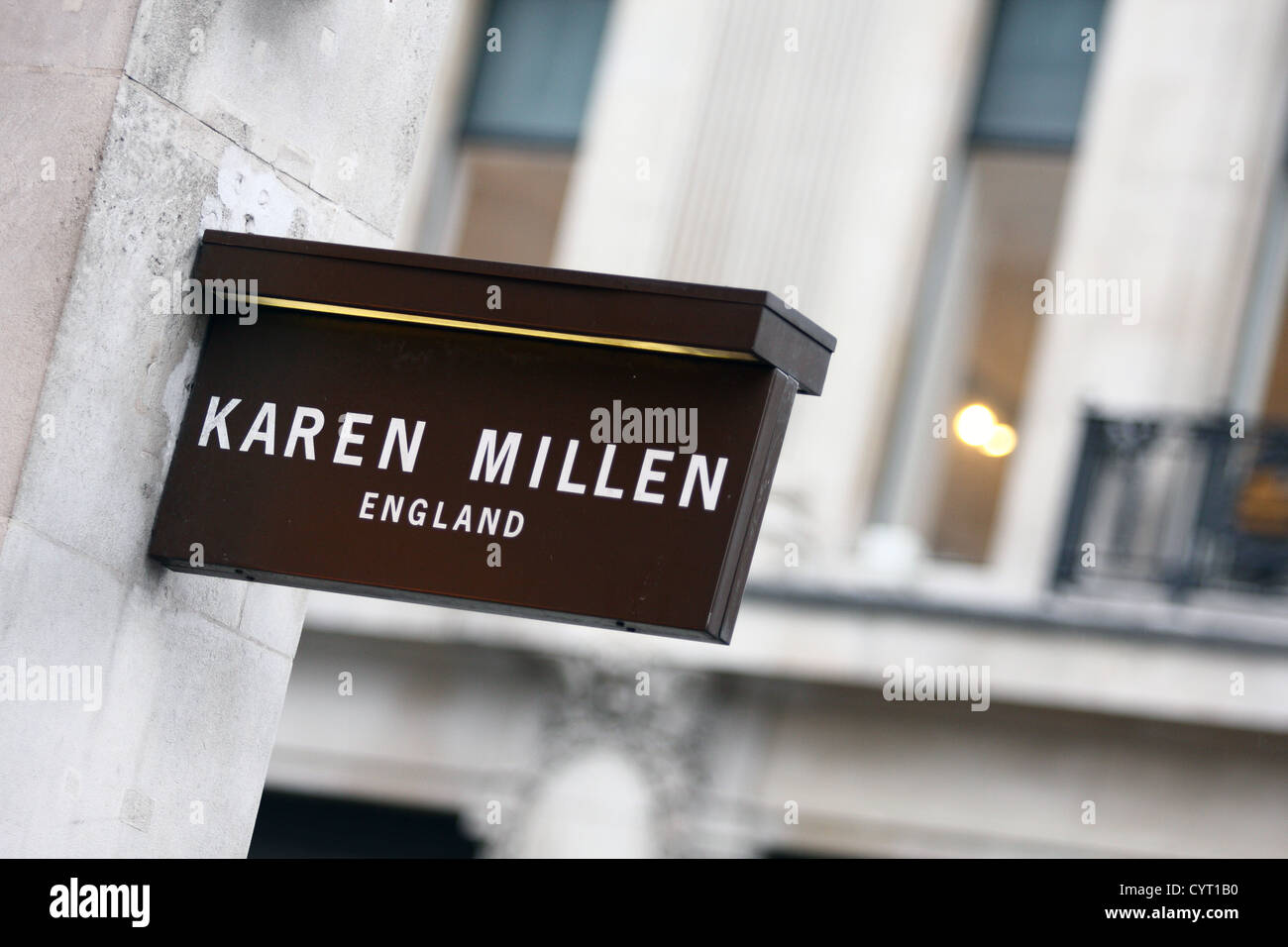 Appeso un cartello per i Karen Millen store in Regent Street London Foto Stock