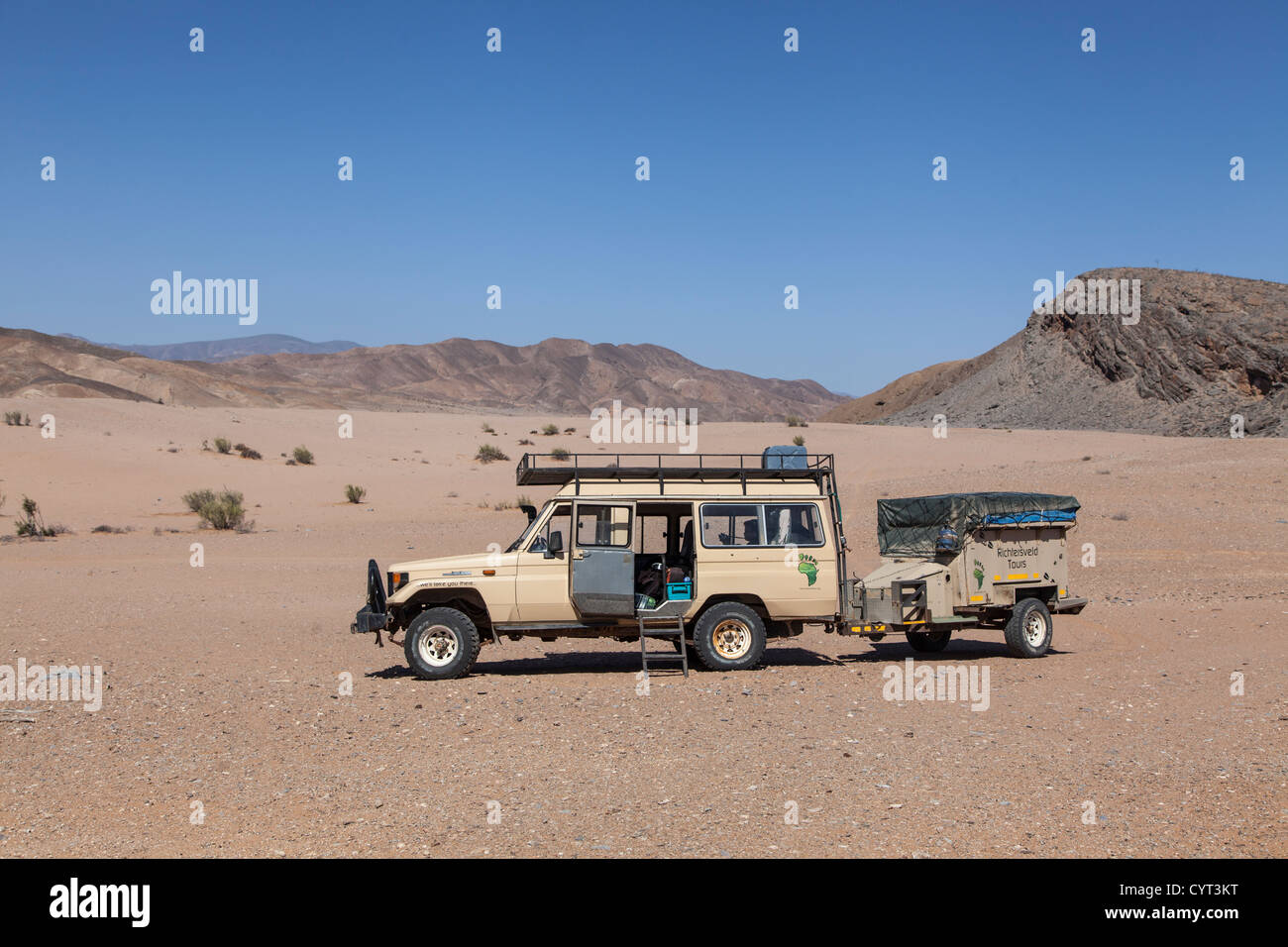 Veicolo a quattro ruote motrici nel Richtersveld, Sud Africa. Foto Stock