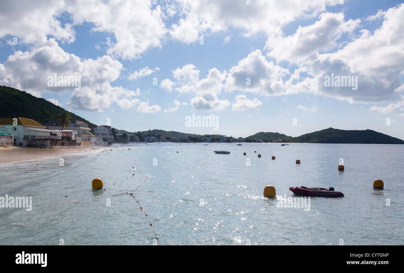 Visualizza in basso alla spiaggia di Grand Case in St Martin Sint Maarten Caraibi Foto Stock