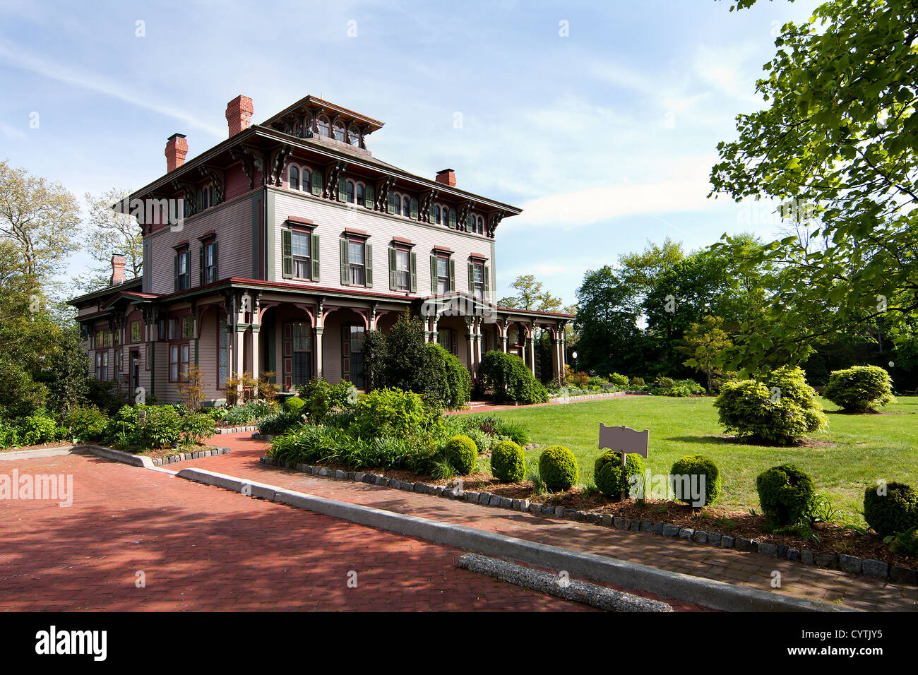La Southern Mansion in Cape May, NJ, costruito con la sua storica architettura Vittoriana, con giardino. Foto Stock