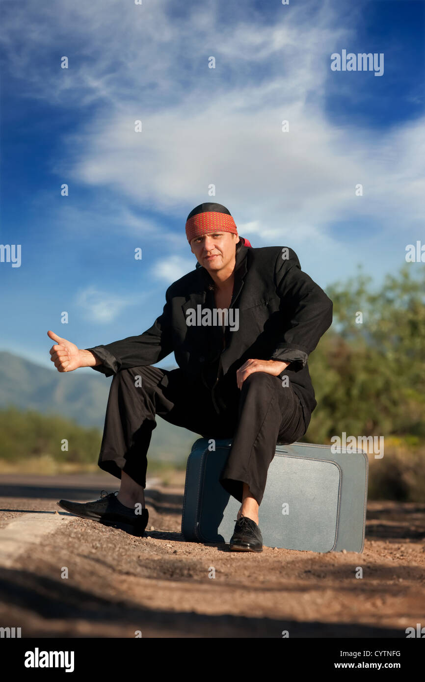 Bel uomo indigeni dal lato della strada Foto Stock