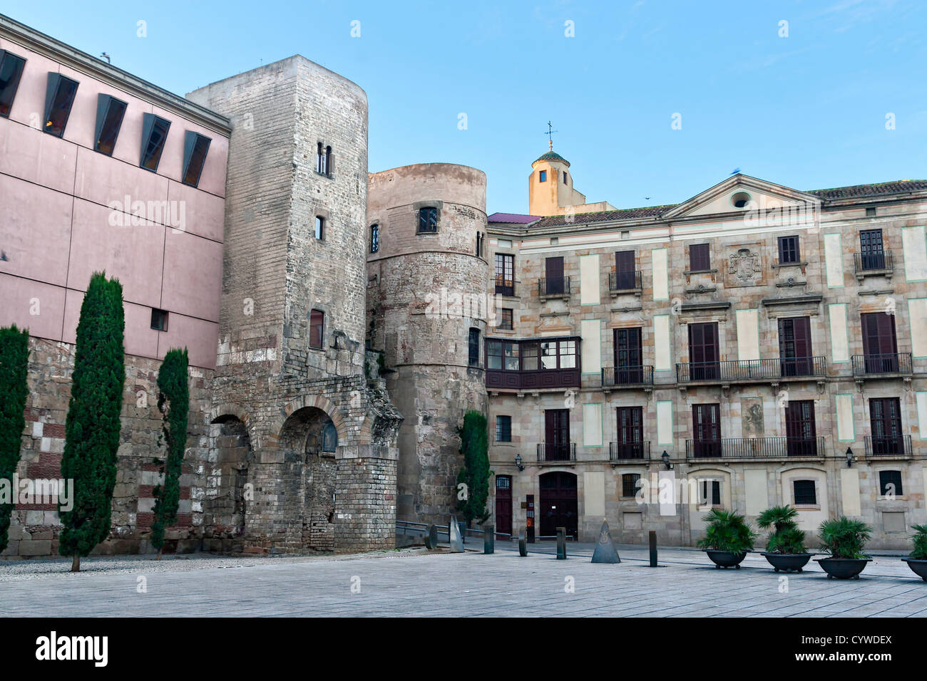 Muro Romano nel quartiere gotico di Barcellona Foto Stock