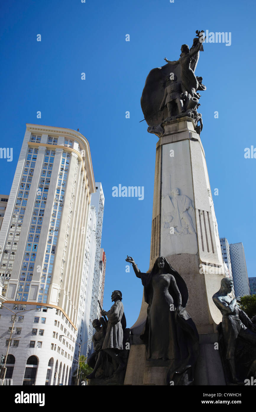 Monumento in Praca Floriano (Floriano piazza), centro di Rio de Janeiro, Brasile Foto Stock