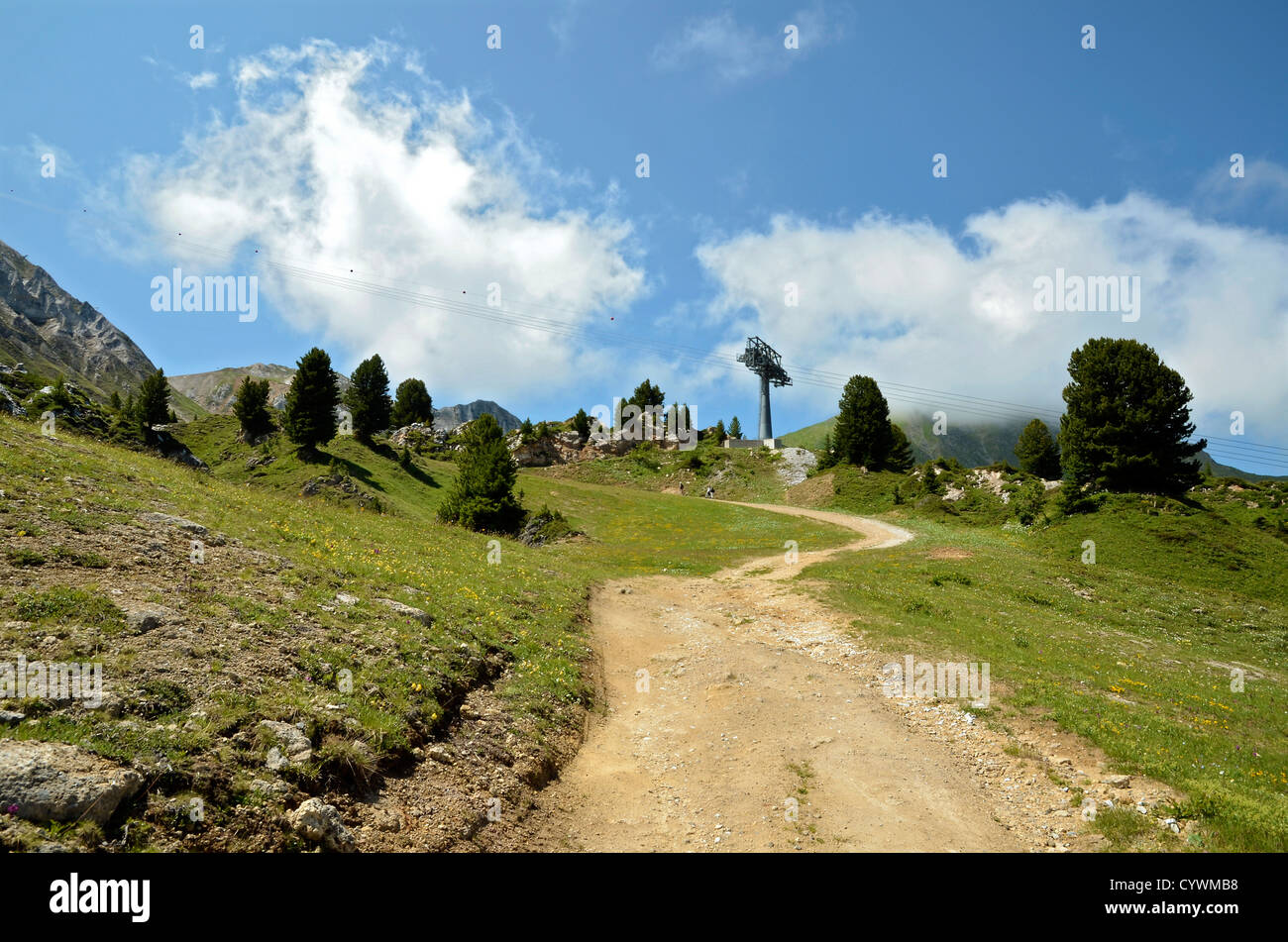 Percorso nelle montagne di La Plagne nelle Alpi francesi,comune nella Valle Tarentaise,dipartimento della Savoia e la regione Rhône-Alpes, Foto Stock