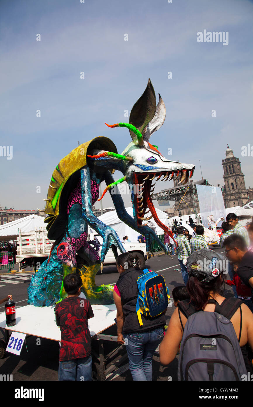 Alebrijes annuale sfilata il Zocalo a Città del Messico DF - 'Ayotochtli' Foto Stock