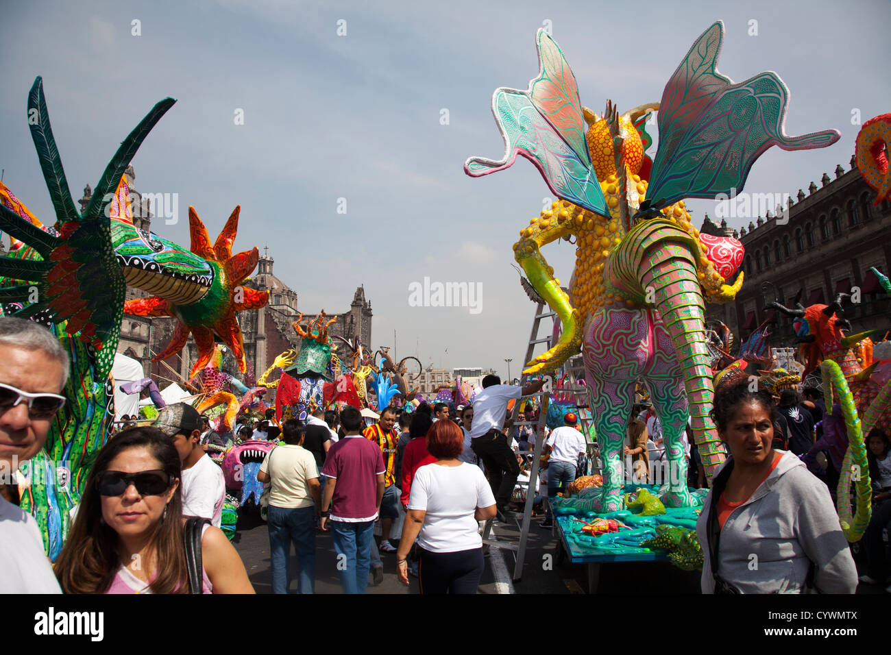 Alebrijes annuale sfilata il Zocalo a Città del Messico DF Foto Stock