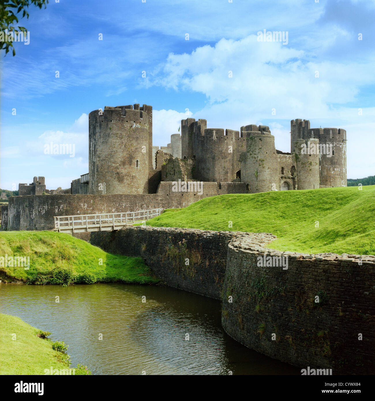 Castello di Caerphilly in Galles del Sud da nord est Foto Stock