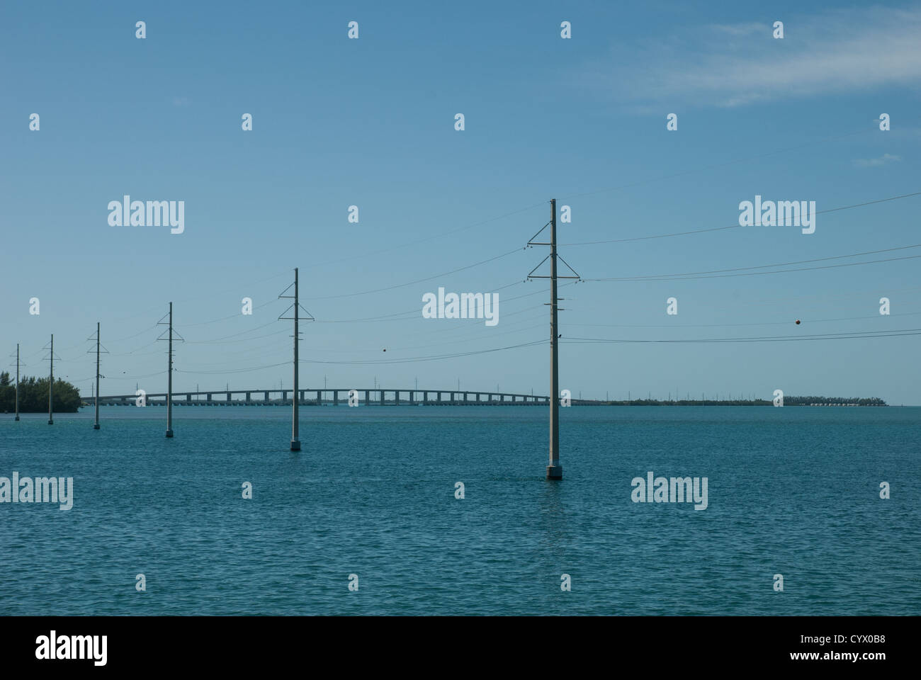 Vista della Florida Keys Overseas Highway visto dalla Bassa Matecumbe Key Foto Stock