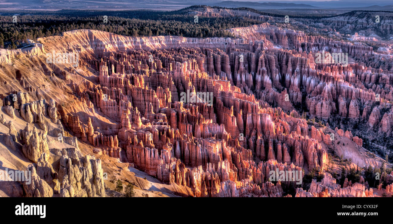 Parco Nazionale di Bryce Canyon di Sunrise, nello Utah, Stati Uniti d'America Foto Stock