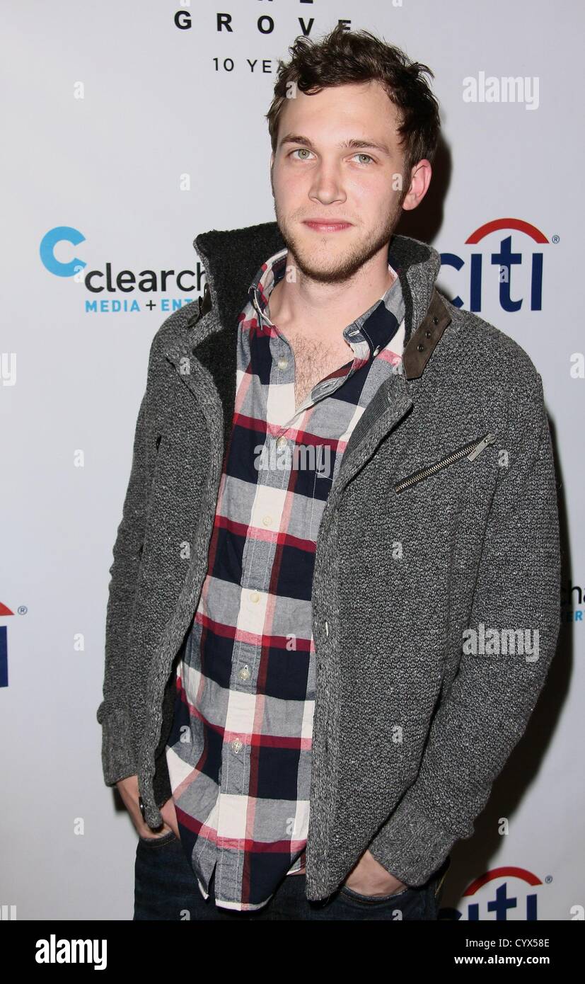Nov. 11, 2012 - Los Angeles, California, Stati Uniti - Phillip Phillips assiste il Grove decimo vacanza annuale Tree spettacolare illuminazione il 11 Novembre 2012 at The Grove,Los Angelesi,CA.USA.(Immagine di credito: © TLeopold/Globe foto/ZUMAPRESS.com) Foto Stock