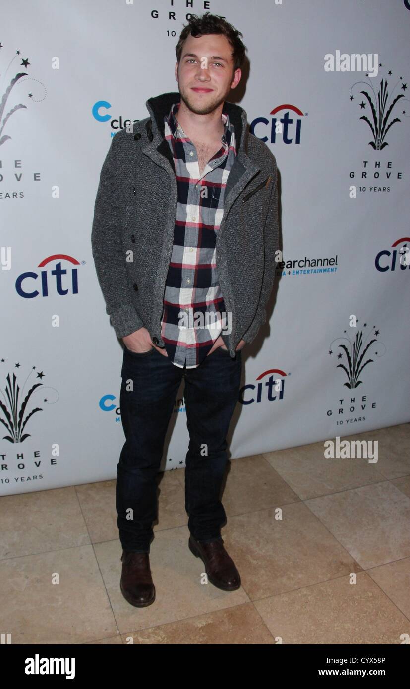 Nov. 11, 2012 - Los Angeles, California, Stati Uniti - Phillip Phillips assiste il Grove decimo vacanza annuale Tree spettacolare illuminazione il 11 Novembre 2012 at The Grove,Los Angelesi,CA.USA.(Immagine di credito: © TLeopold/Globe foto/ZUMAPRESS.com) Foto Stock