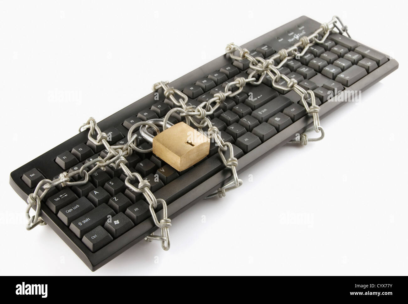 Tastiera del computer bloccato con catena e lucchetto Foto Stock