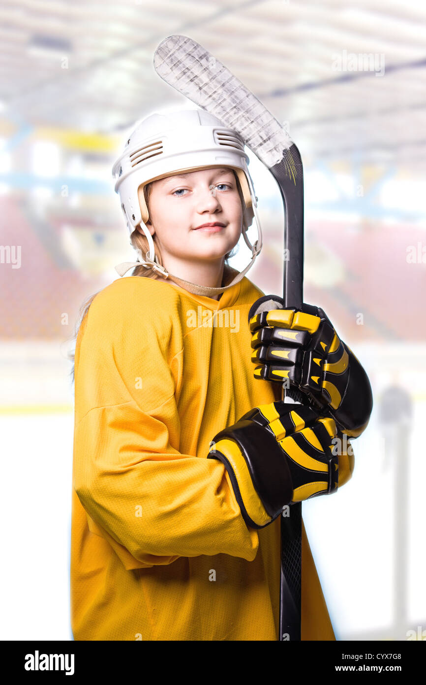 Ritratto di una femmina adolescente giocatore di hockey Foto Stock