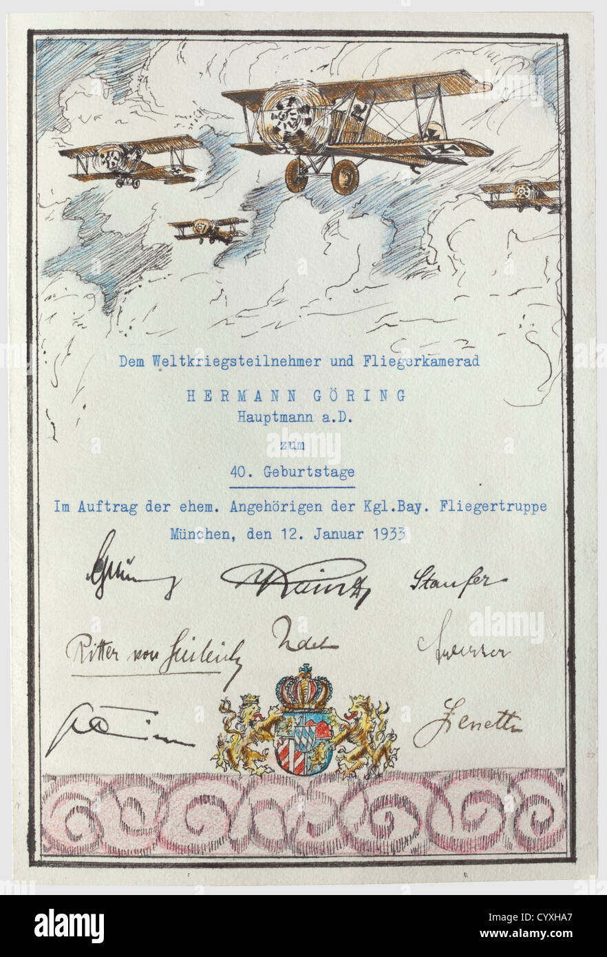 Hauptmann Hermann Göring, una carta di congratulazioni degli ex compagni per il suo compleanno 1933 foglio doppio con disegni di inchiostro colorati a mano, la facciata decorata con opere d'arte che assomigliano al distintivo Di Lotta con un'elica alata sormontata da una corona reale. L'interno mostra uno squadrone di biplani contro un cielo bianco e blu, sotto la dedicazione scritta "Dem Weltkriegsteilnehmer und Fliegerkamerad Hermann Göring - Hauptmann A.D. zum 40. Geburtstage - Im Auftrag der ehem. Angehörigen der Kfl. Baia. Fliegertrabuppe - München, den 12. Januar 1933' ('Per La Guerra Mondiale, Foto Stock
